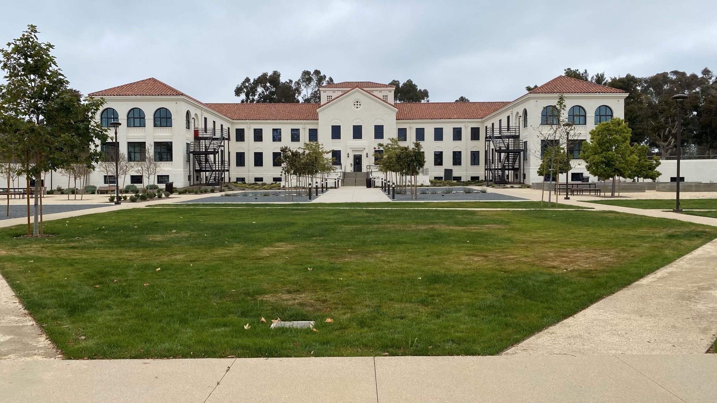 Rehabilitated landscape plateau, main entrance of Building 208